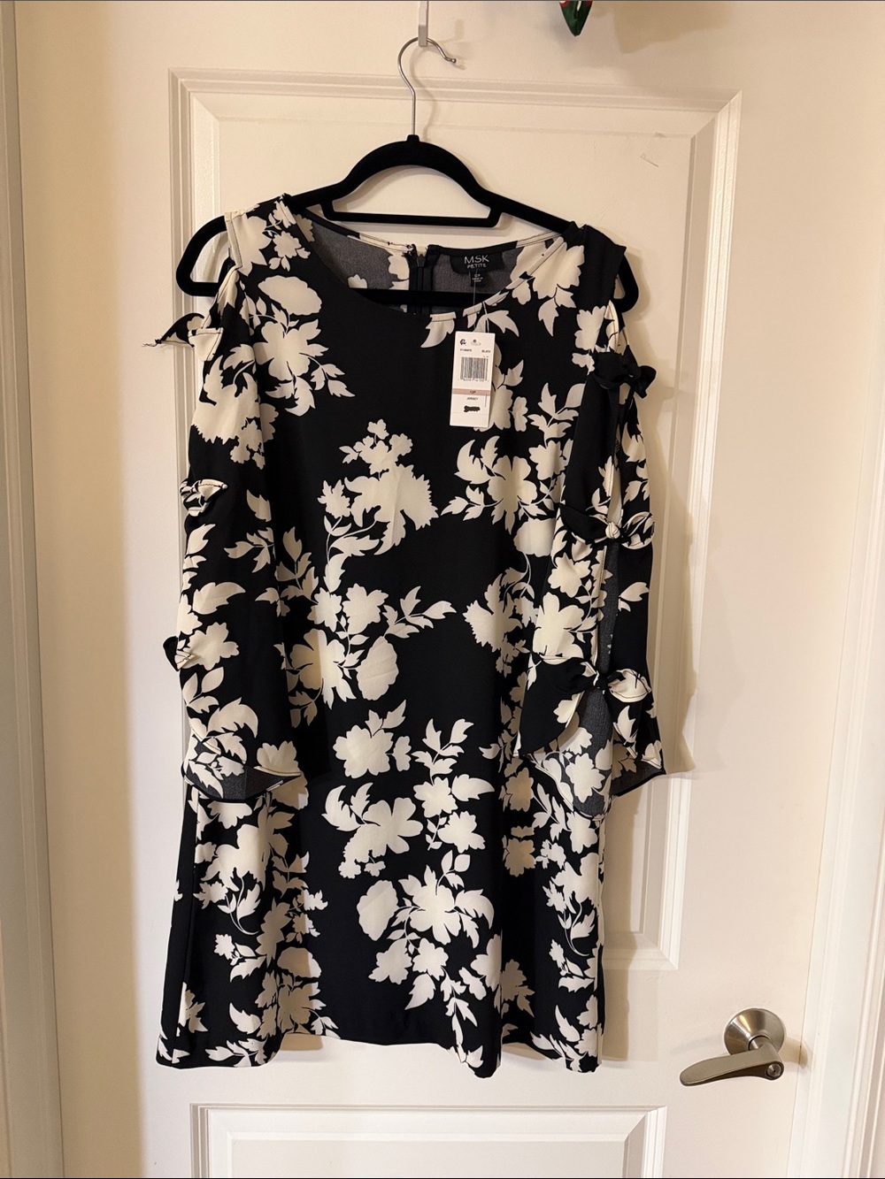 MSK Black and White Cold-Shoulder Floral Midi Dress
